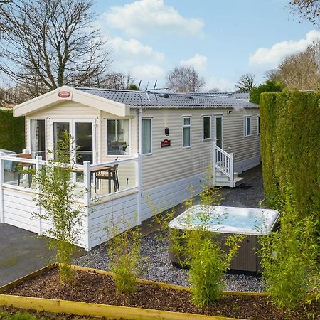 Noble Court Holiday Park Narberth Eksteriør billede