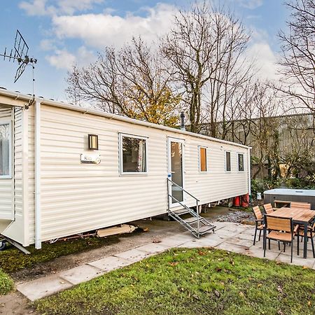 Noble Court Holiday Park Narberth Eksteriør billede
