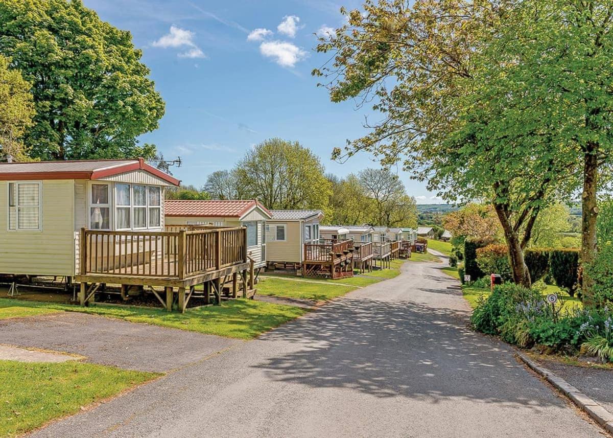 Noble Court Holiday Park Narberth Eksteriør billede