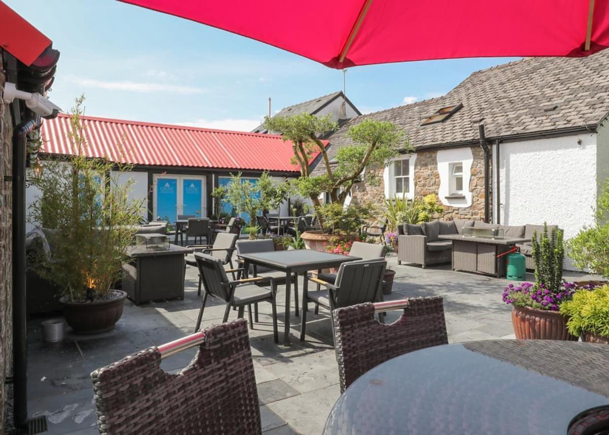 Noble Court Holiday Park Narberth Eksteriør billede